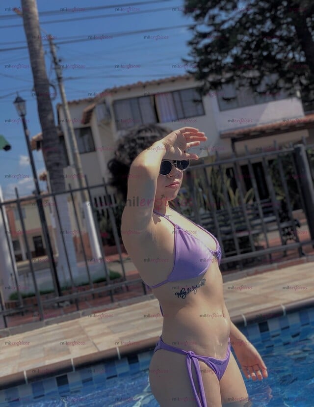 FOTOS DE SOY STEPHANY UNA PUTA MUY CALIENTE DE 18 AÑOS. QUIERES VER MI PUSSY