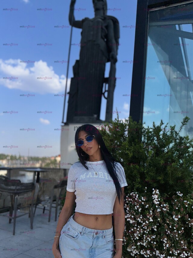 FOTOS DE FEMINIDAD, PIEL MORENA Y MUY DOTADA, SIN DUDA ALGUNA TU MEJOR OPCIÓN