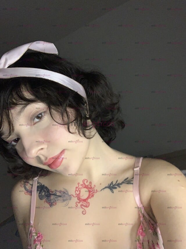 FOTOS DE SOY STEPHANY UNA PUTA MUY CALIENTE DE 18 AÑOS. QUIERES VER MI PUSSY