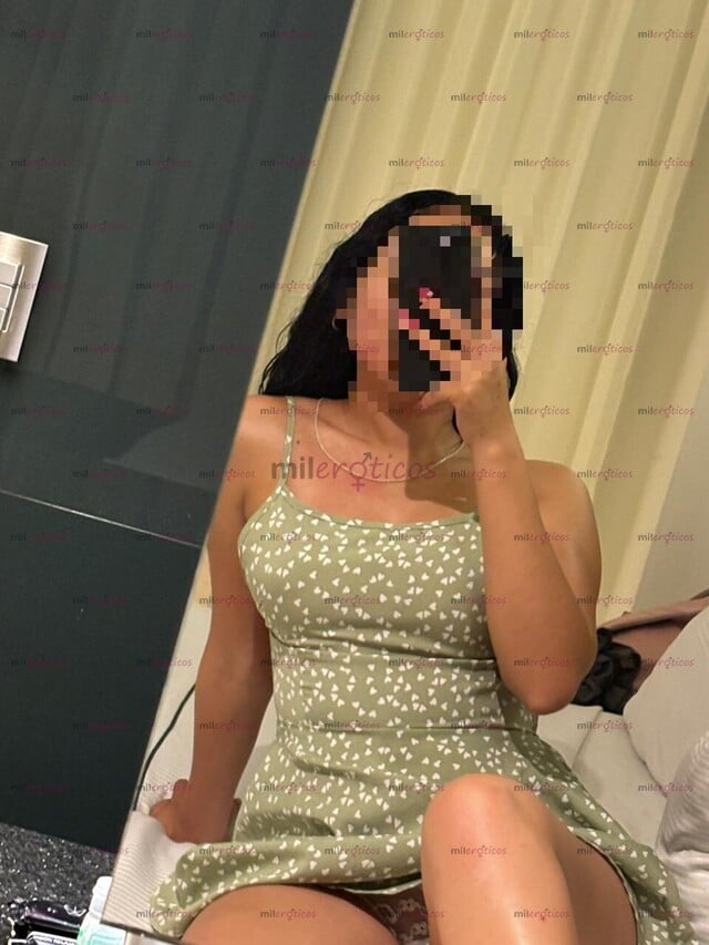 FOTOS DE DAFNE, BONITA JOVENCITA CON PIERNAS MUY LINDAS Y CULO RICO Y APRETADITO