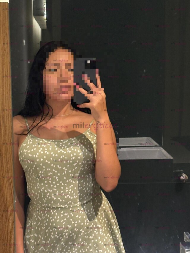 FOTOS DE PELINEGRA DE PIEL BLANCA, DELGADITA, EDUCADA Y BIEN VESTIDA Y SOBRETODO MUY CALI