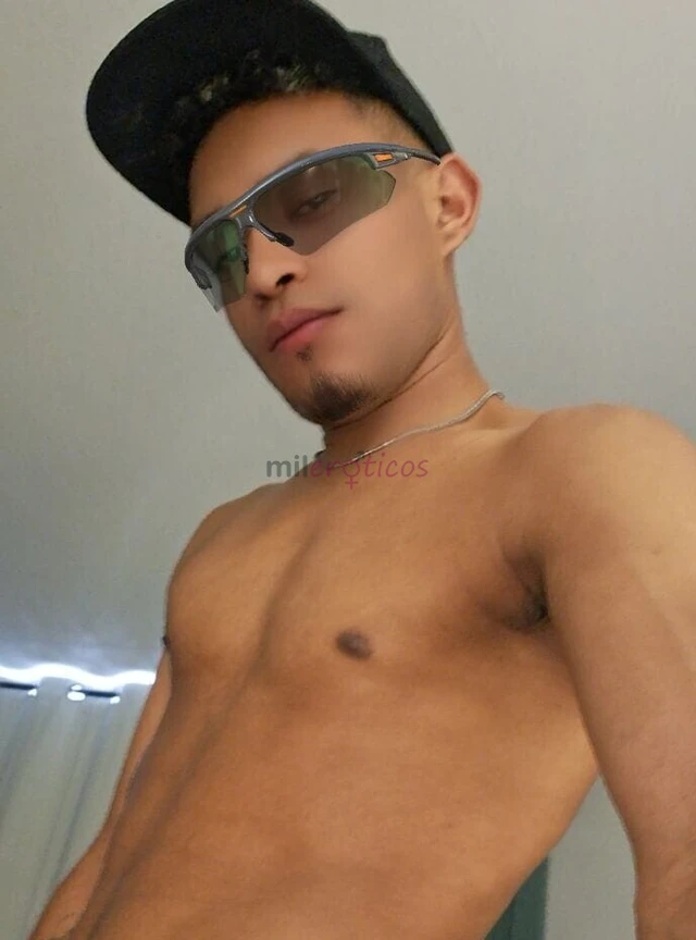 Morenito vergon dotadotengo 22 anos soy versatil con toque mas activobuen cuerpo mente abierta y siempre dispuesto a hacer de cada encuentro una exper...