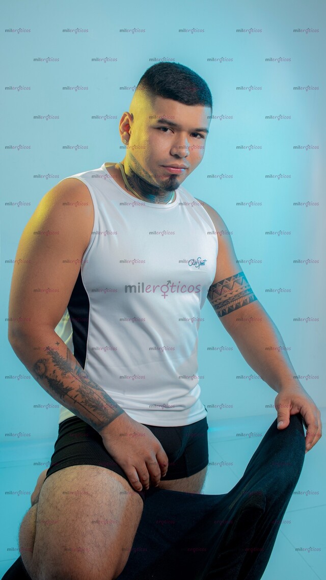 FOTOS DE MACHO VARONIL TATUADO COMPLACIENTE ACTIVO CON SITIO PRIVADO