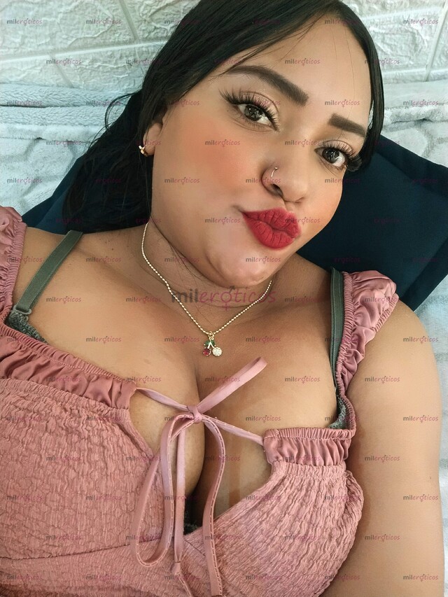 FOTOS DE HERMOSA MORENA VIP DE 25 AÑOS TE HAGO UNA RICA MAMADA ENSALIBADA VEN Y CONOCEME