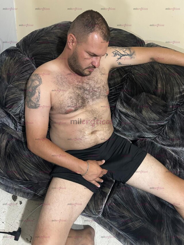 FOTOS DE SEMENTAL DOTADO CON BUENA VERGA Y LECHUDO PARA QUE TE TRAGUES TODA MI LECHE