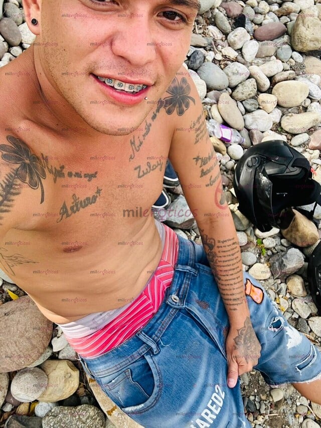 FOTOS DE HOLA SOY SEBASTIAN CHICO CALIENTE Y DISPUESTO A COMPLASERTE EN LO QUE DESEES