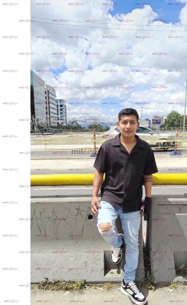 FOTOS DE CHICO ACTIVO MORENO DISPUESTO A COMPLACER CON VERGA