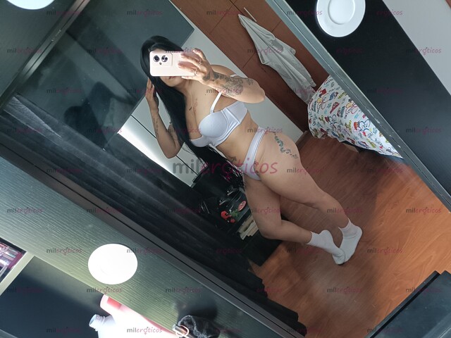 FOTOS DE EXÓTICA PELINEGRA CON BONITAS CURVAS Y BELLO ROSTRO. .