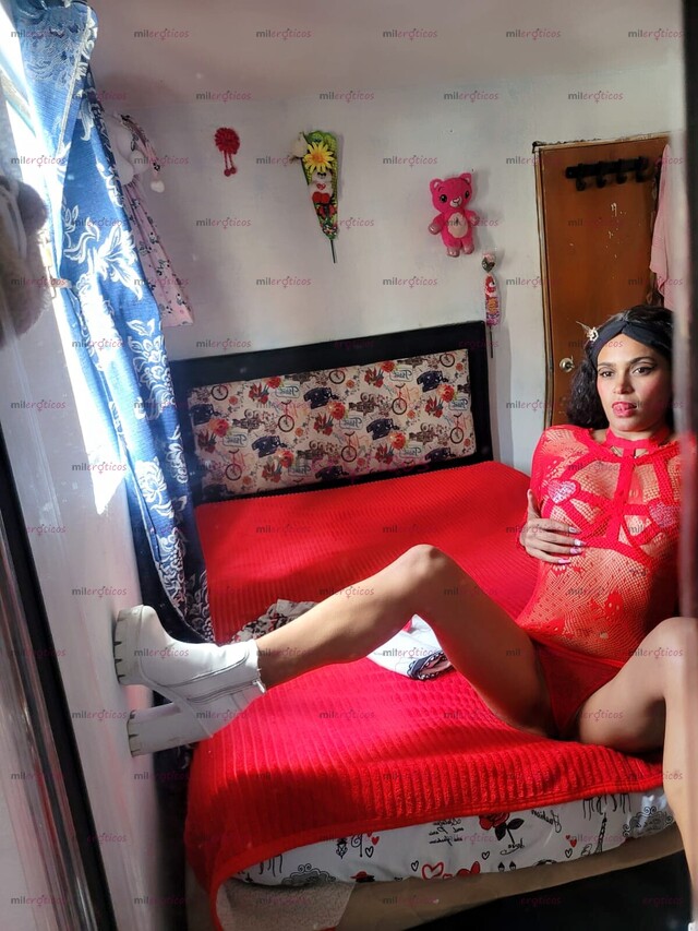 FOTOS DE HOLA SOY TU RICA MORENA CALIENTE ESTRECHITA