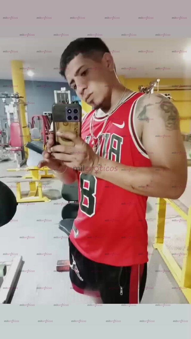 FOTOS DE GUAPO HETERO CACHONDO VERGON DOMINANTE 20 CM REALES