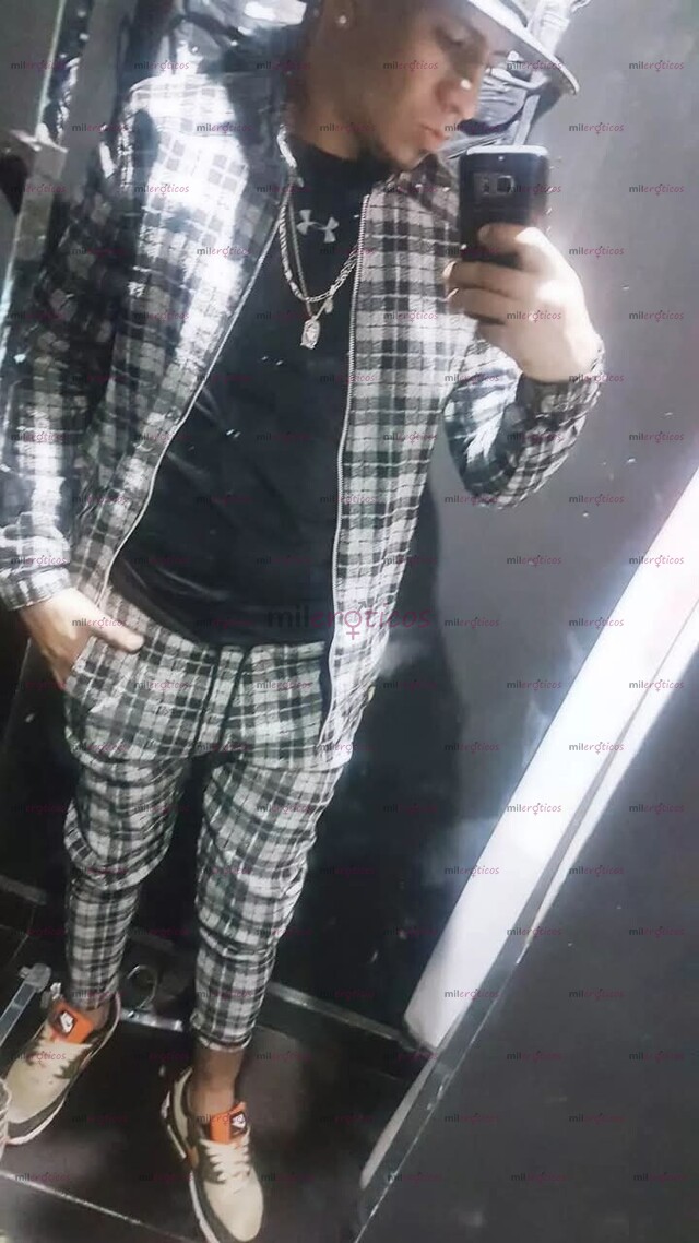 FOTOS DE GUAPO HETERO CACHONDO VERGON DOMINANTE 20 CM REALES