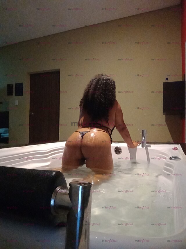 FOTOS DE MORENAZA ARDIENTE CALIENTE DISPUESTA TODO Y UN POCO MÁS