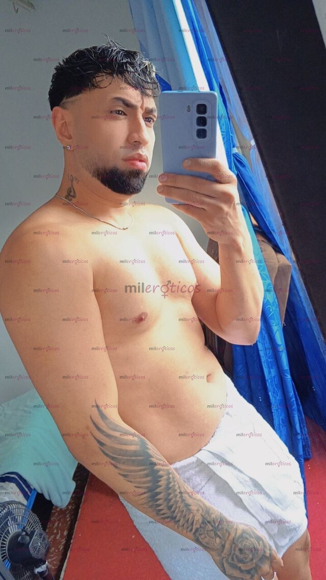 FOTOS DE LLEGO EL MACHO . QUE NECESITAS BIEN ARRECHO PARA HACERTE FELIZ.
