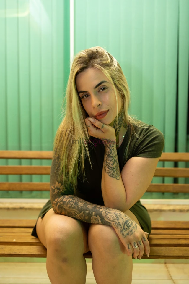 Loira tatuada gostosa atriz brasileirinhas atendimento com seguranca camisinha nao faco anal tenho local propio te faco gozar bem gostoso e ter um mom...