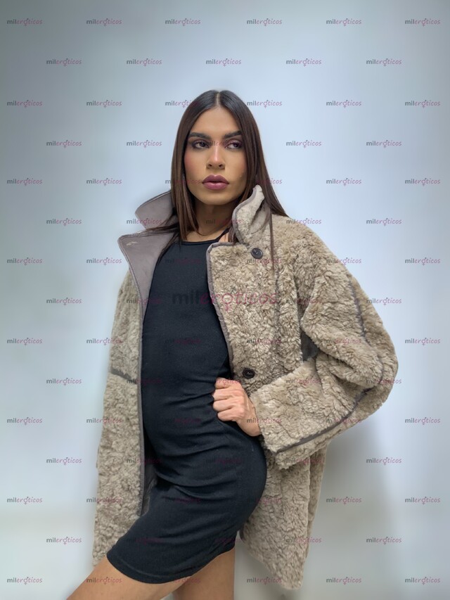 FOTOS DE LEONISSE CHARMING AND SENSUAL . SEX & FUN !