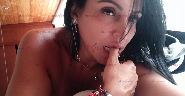 FOTOS DE ESTE COÑO HUMEDO Y ESTAS TETAS TE VA A VOLVER LOCO, ESPERO YA TU VERGA DURA.
