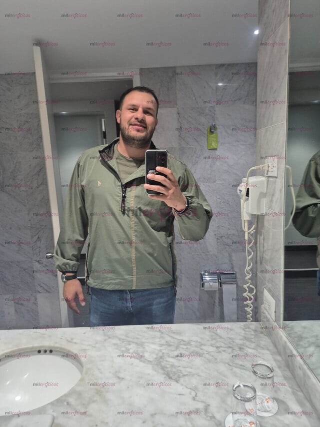 FOTOS DE SEMENTAL DOTADO CON BUENA VERGA Y LECHUDO PARA QUE TE TRAGUES TODA MI LECHE
