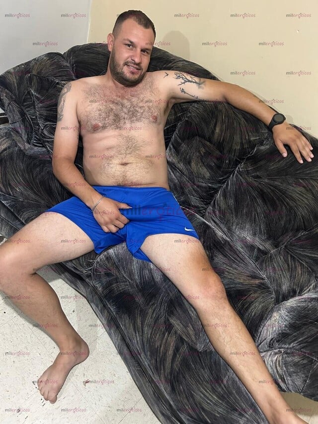 FOTOS DE SEMENTAL DOTADO CON BUENA VERGA Y LECHUDO PARA QUE TE TRAGUES TODA MI LECHE