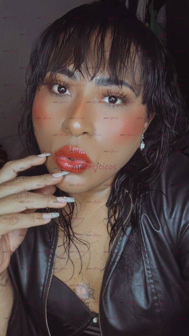 FOTOS DE MORENITA CALIENTE Y CON GANAS DE PROBAR TU DELICIOSA LECHE.