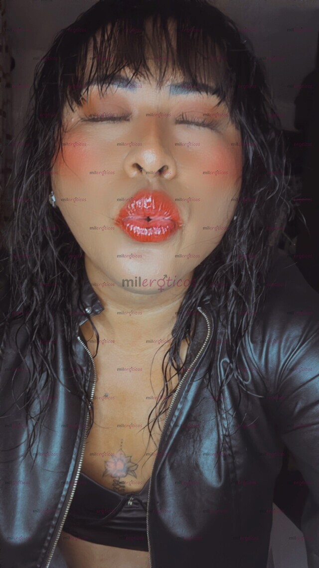 FOTOS DE MORENITA CALIENTE Y CON GANAS DE PROBAR TU DELICIOSA LECHE.