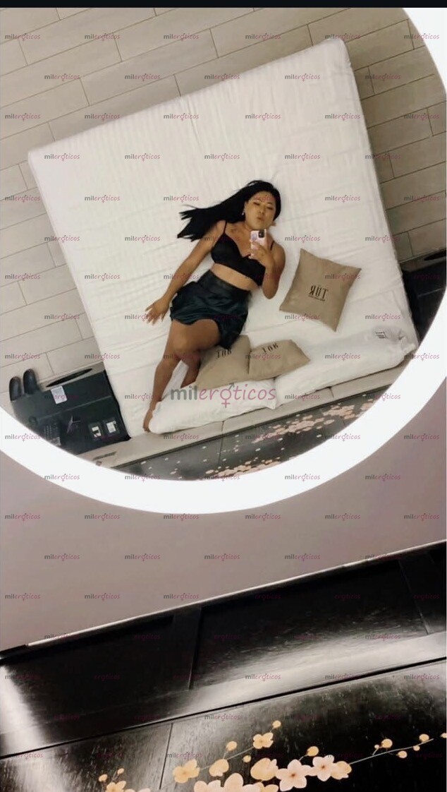 FOTOS DE MORENITA CALIENTE Y CON GANAS DE PROBAR TU DELICIOSA LECHE.