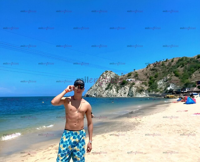 FOTOS DE SANTIAGO UNIVERSITARIO BILINGÜE 24 AÑITOS (20CM)