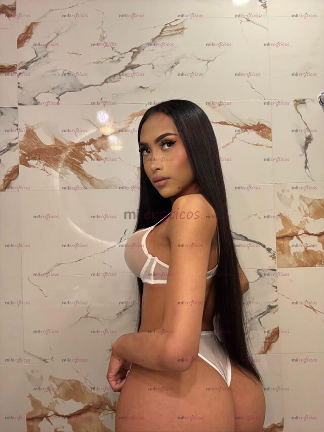 FOTOS DE MORENA CALIENTE ENTRONA CON UNA VERGA TOTALMENTE FUNCIONAL TE DOY LECHE