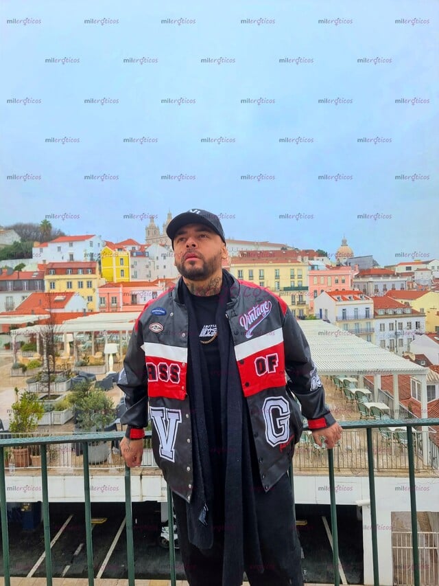 FOTOS DE DEMIAN PAISA VIP EXÓTICO, TATUADO Y COMPLICACIENTE ! UN MASAJE ?