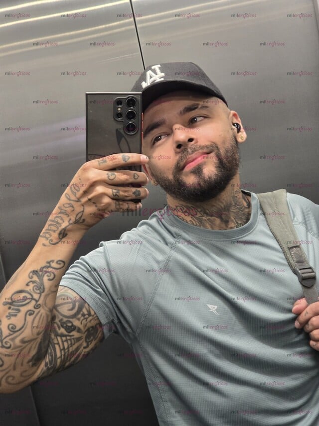 FOTOS DE DEMIAN PAISA VIP EXÓTICO, TATUADO Y COMPLICACIENTE ! UN MASAJE ?