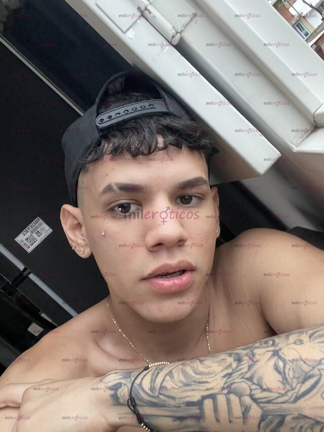 FOTOS DE EY AQUÍ JUAN CAMILO CHICO CALEÑO CON BUENA POLLA