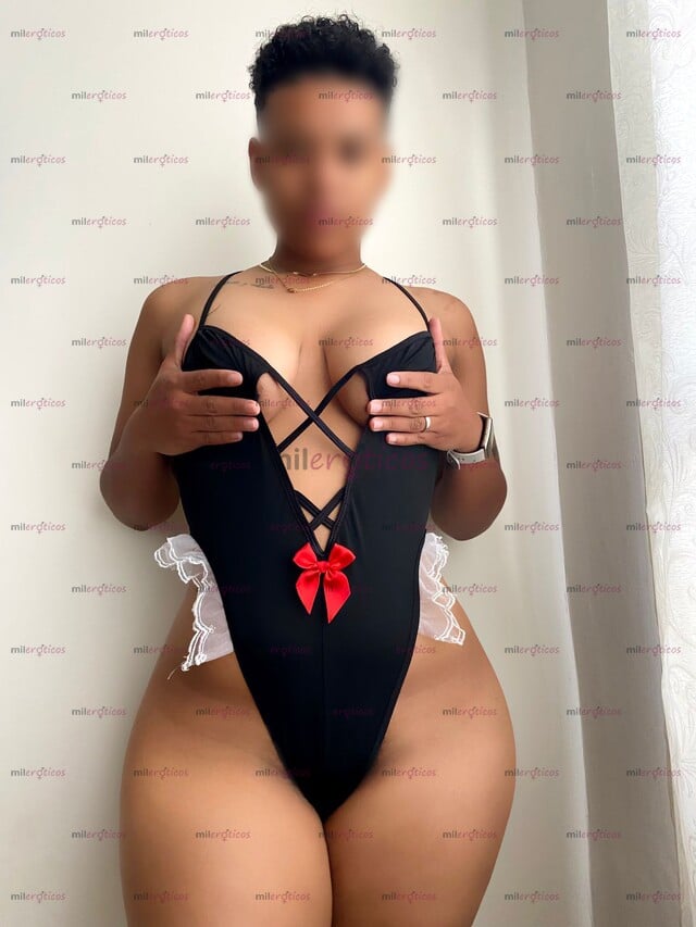 FOTOS DE SENSUAL MORENA TETONA CON RICAS CURVAS JOVEN Y NATURAL
