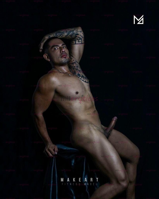 FOTOS DE ACTIVO MORENO DE FUEGO MAMADO TATUADO ATLÉTICO ATRACTIVO 20 CM