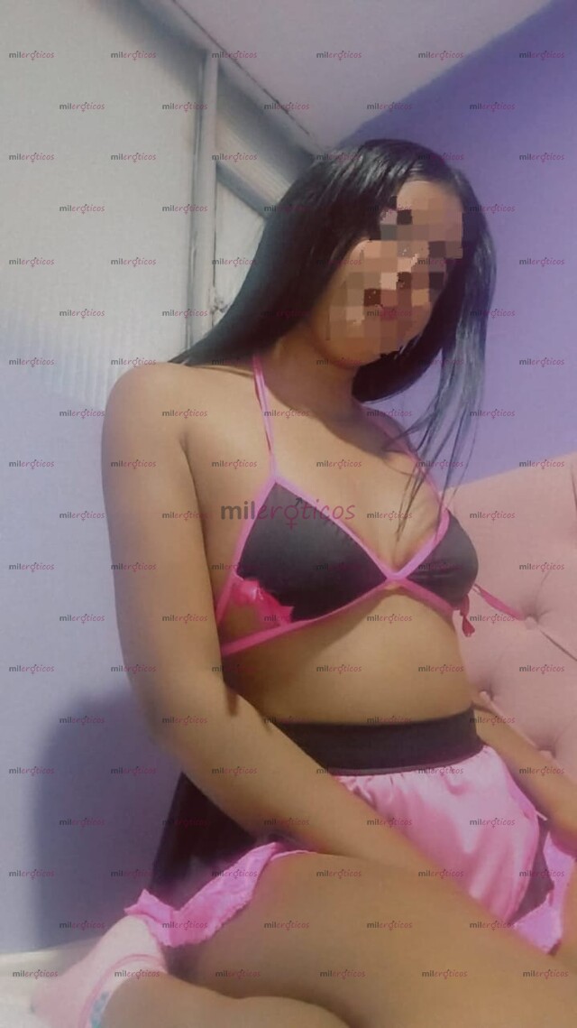 FOTOS DE AMOR, HERMOSA MORENITA ARDIENTE Y APRETADITA