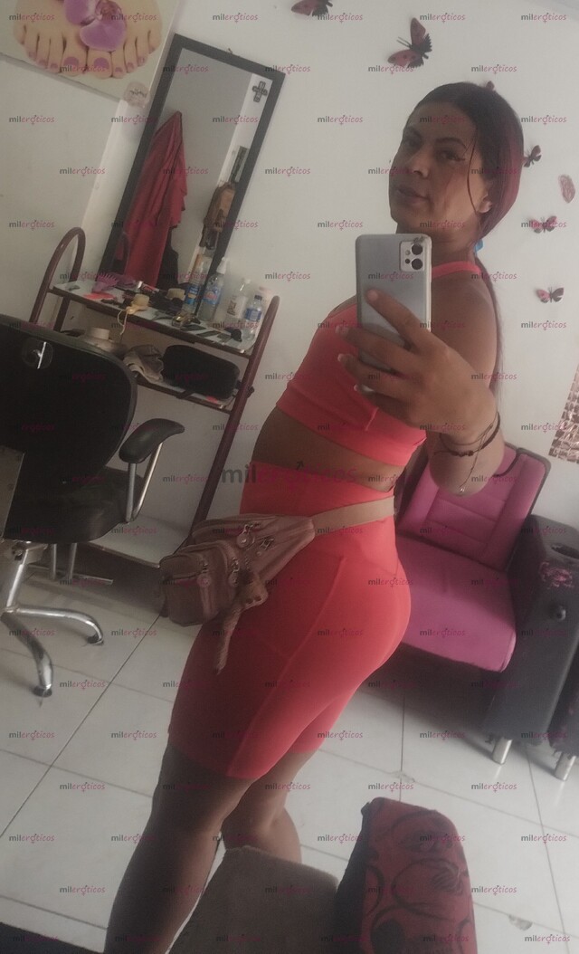 FOTOS DE SOLO DOMICILIO.. SEXUAL ATREVIDA FIESTERA MORENA COMPLACIENTE BESO NEGRO