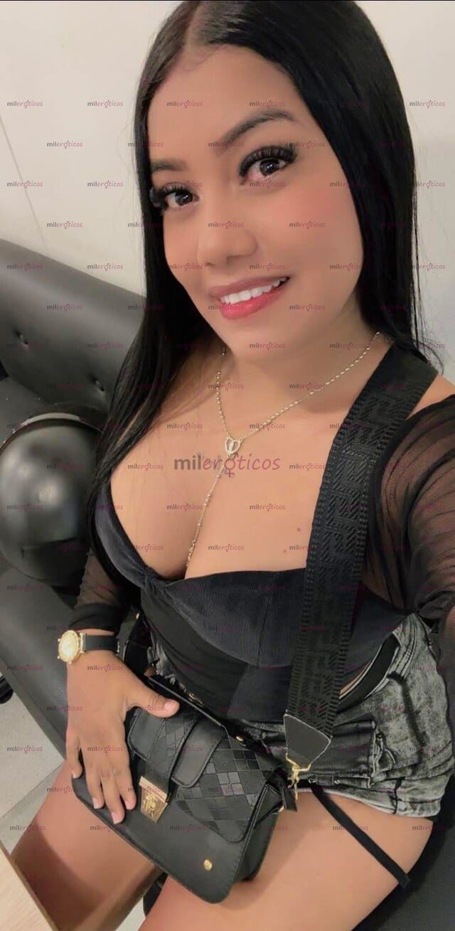 FOTOS DE RICA Y HERMOSA MORENITA CON GANAS DE CUMPLIR TUS DESEOS