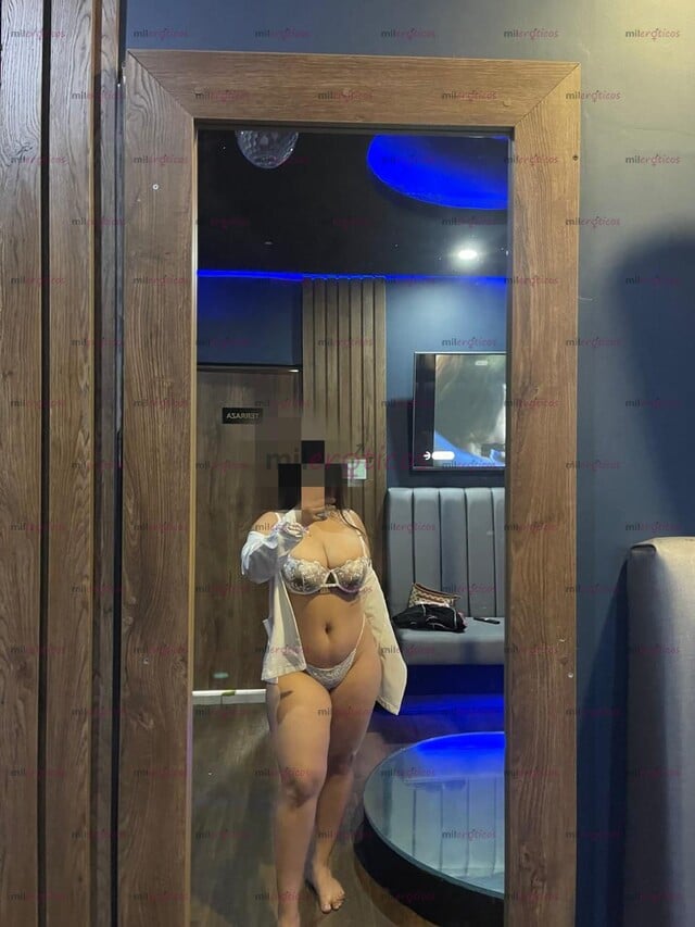FOTOS DE SOFÍA CHICA ARRECHA CALIENTE... QUIERO TU LECHE EN MIS TETAS