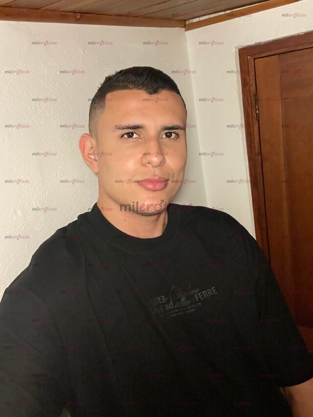 FOTOS DE PAISA VARONIL VERSÁTIL ALTO 1.95 DE ESTATURA SERIO MORBOSO CARIÑOSO Y ASEADO