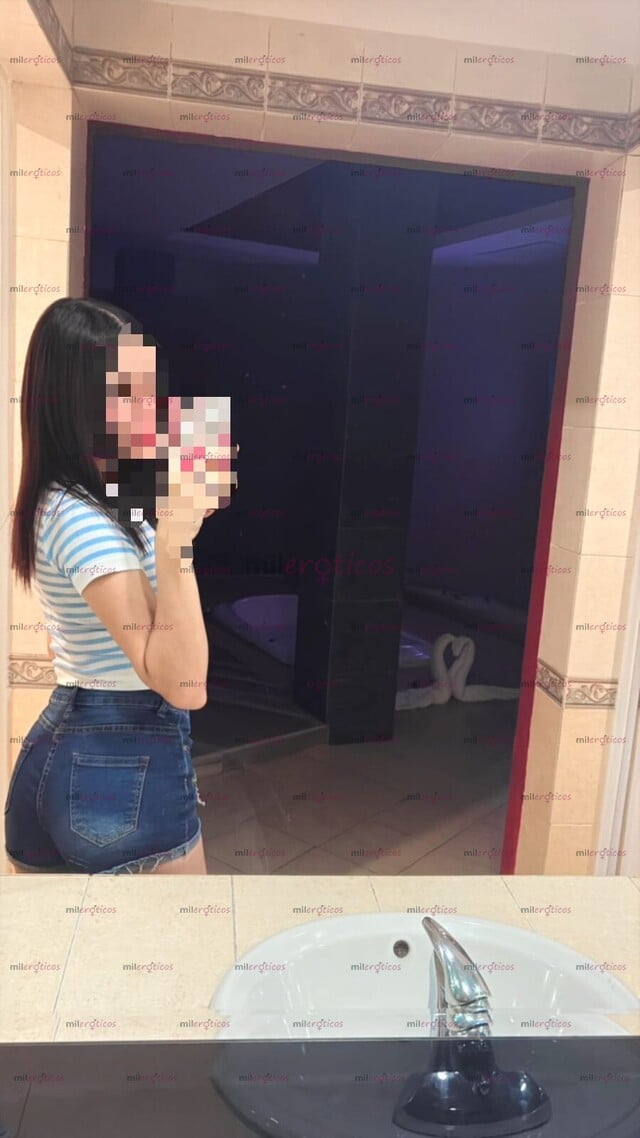 FOTOS DE HOLA MI NOMBRE ES DANEA FLAQUITA DELGADA WERITA TALLA 2