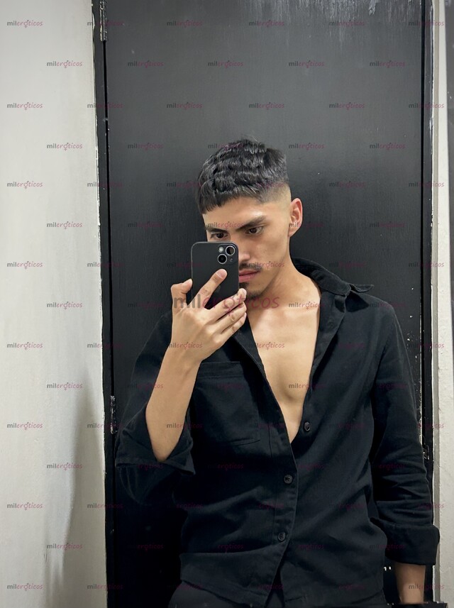 FOTOS DE TWINK AGUANTADOR CON GARGANTA DE ORO Y UN TALENTO INIGUALABLE PARA MAMAR