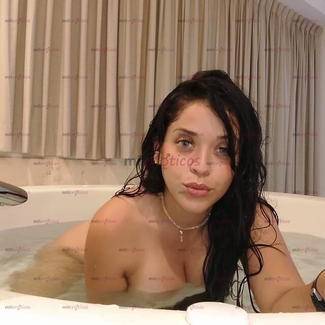 FOTOS DE CHICA BLANQUITA CON RICAS TETAS Y BUENAS CURBAS DISPUESTA A COMPLACERTE