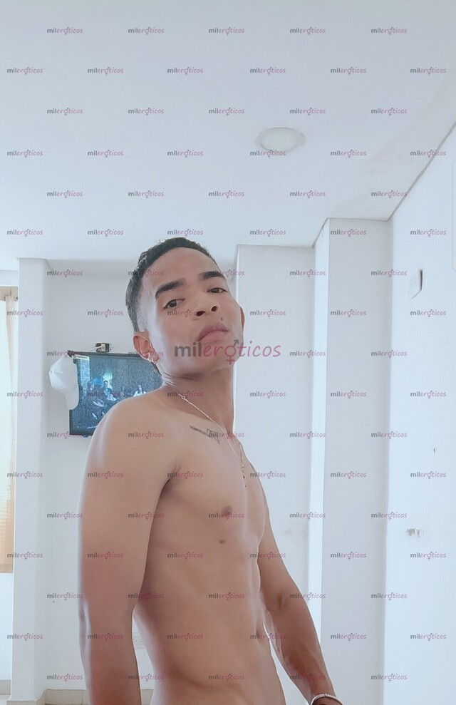 FOTOS DE CHICO MORENO SERIO RESERVADO VERGÓN ,CULON SATISFACCIÓNSEDUCCIÓN