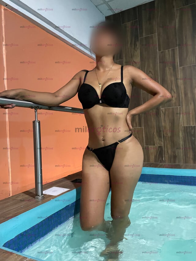 FOTOS DE DELGADA Y PRECIOSA MORENA EXPERTA EN HACERTE VENIR