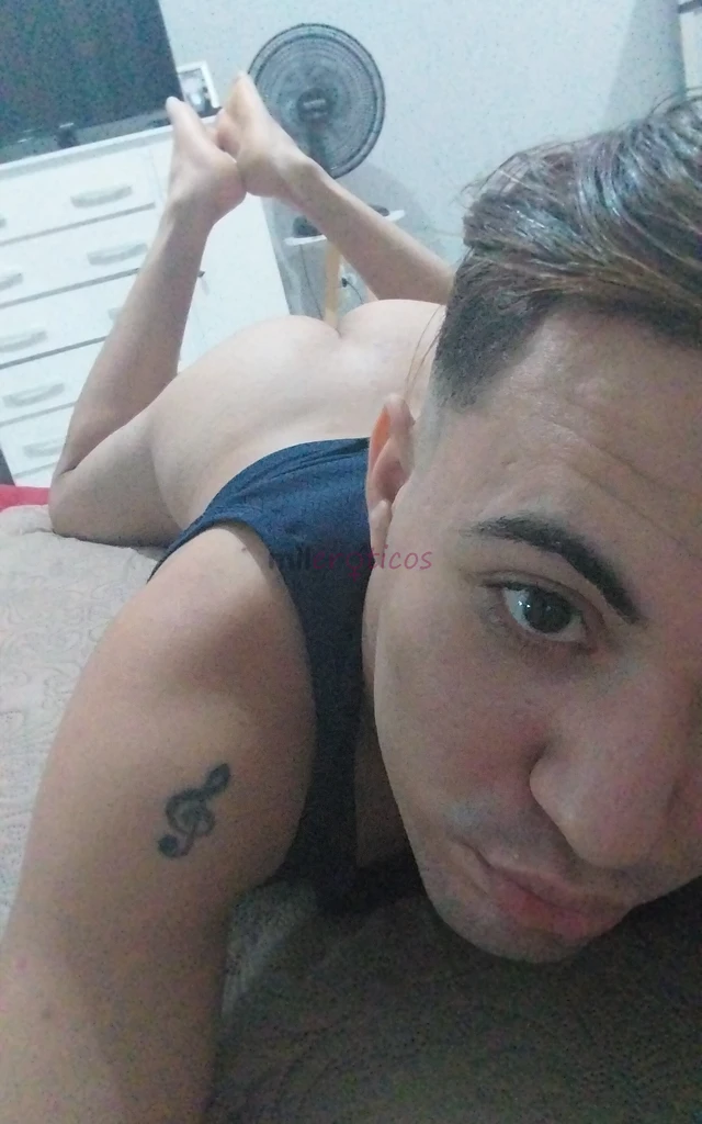 Ola me chamo john tenho vinte e oito anos estou disponivel agora pra satisfazer vc na cama chama ai e vamos se divertir agora realizo todos os seus fe...