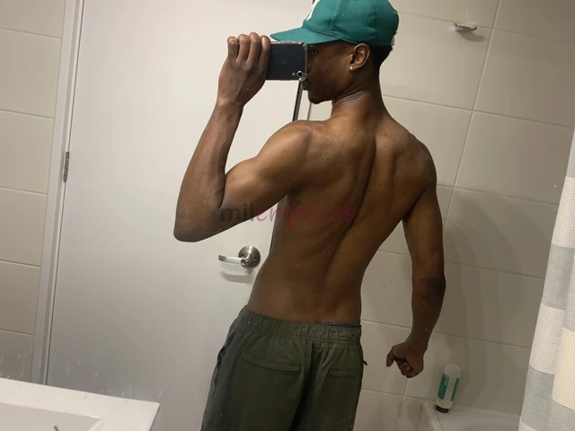 Ofrezco compania intima discrecion absoluta y momentos intensos disenados para que disfrutes sin limites conmigo tendras una mezcla de dulzura y picar...