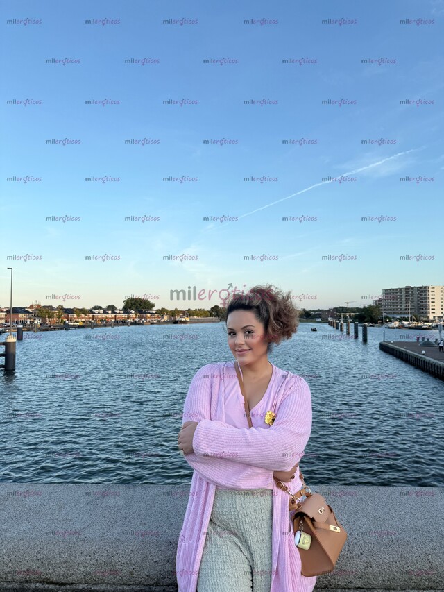 FOTOS DE SOY UNA MUJER ME GUSTA IR MÁS ALLÁ TE ATREVES A DESCUBRIRME