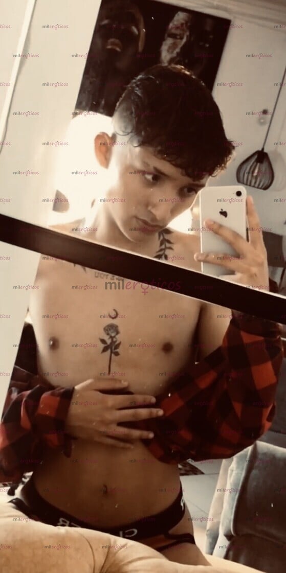 FOTOS DE CHICO UNIVERSITARIO DISPUESTO A CUMPLIR TUS FANTASÍAS