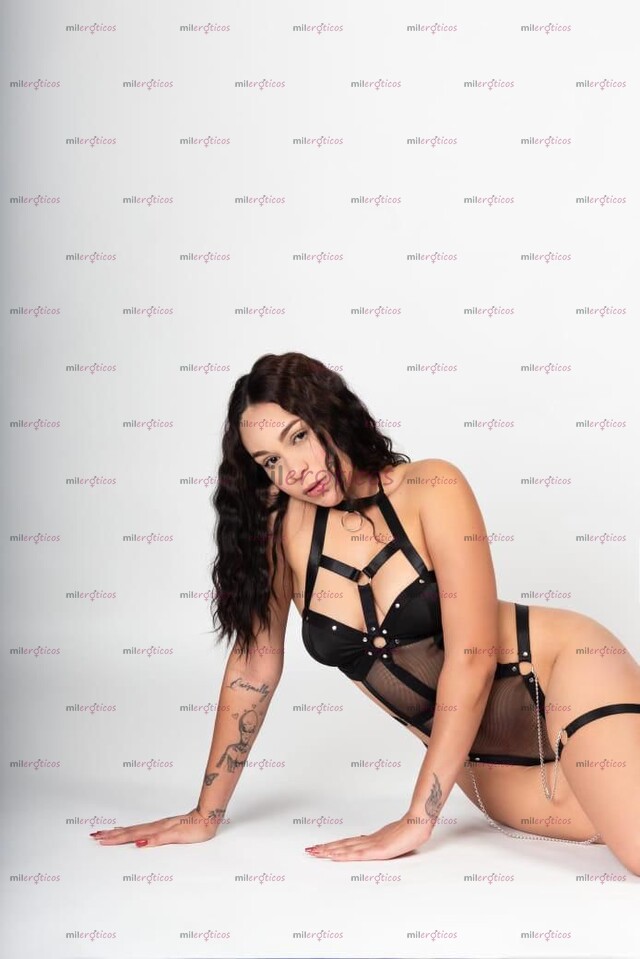 FOTOS DE SOY KRISTAL LA CHICA MÁS PUTITA CALIENTE CON MUY BAJOS DESEOS PAPI