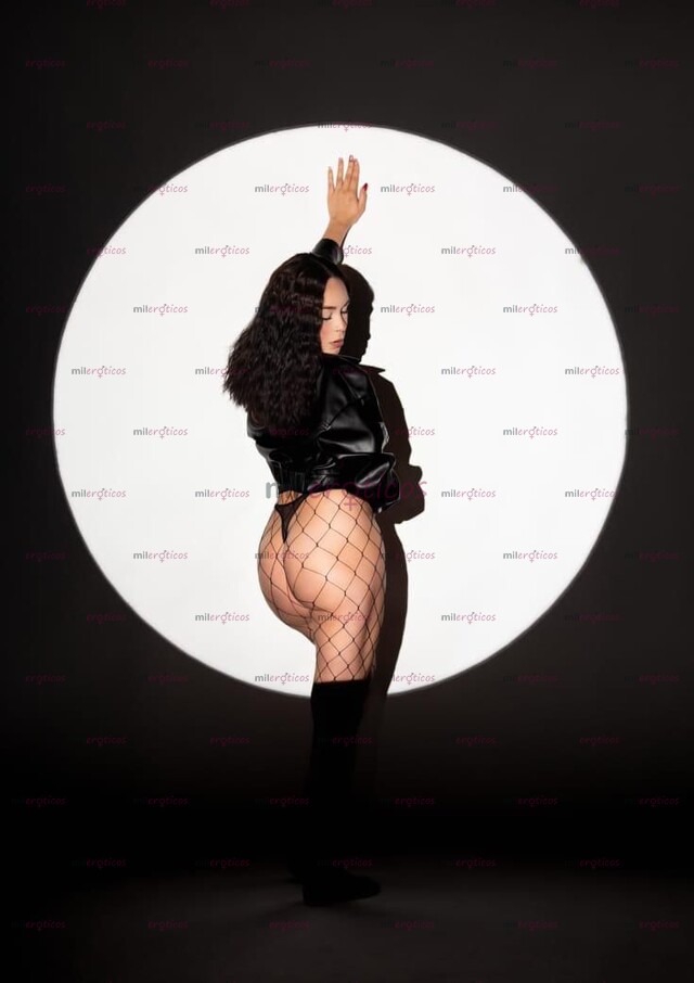 FOTOS DE SOY KRISTAL LA CHICA MÁS PUTITA CALIENTE CON MUY BAJOS DESEOS PAPI