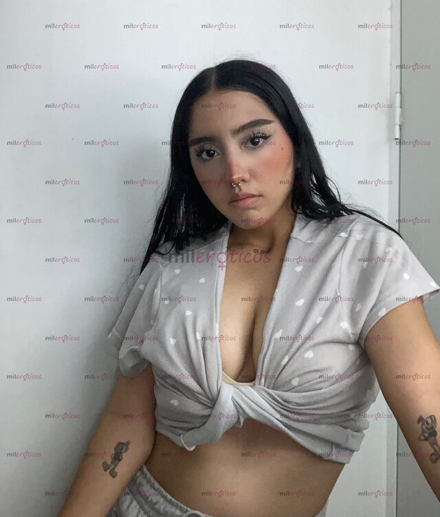 FOTOS DE SOFÍA VENDO CONTENIDO 24 HORAS DE LUNES A DOMINGO