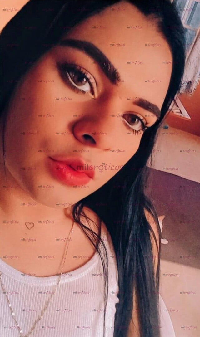 FOTOS DE CHICO FEMENINO INICIANDO EN ESTO SUPER CACHONDA PAPI COME LECHITA